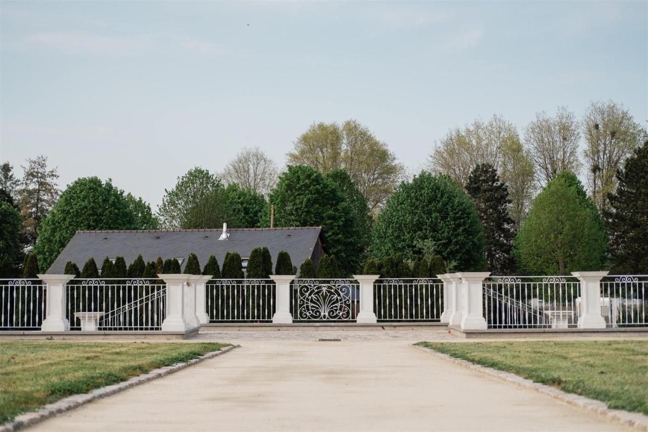 Domaine Les Jardins Darsene Bed and Breakfast Tinténiac Buitenkant foto